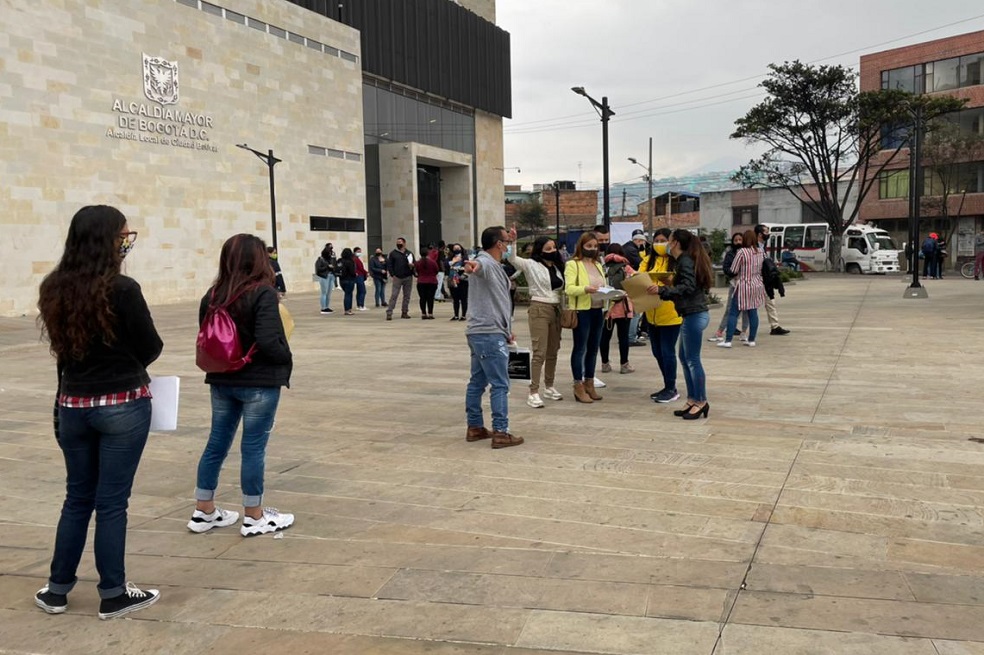 Los interesados deben llevar con tiempo de anticipación y con la hoja de vida impresa.