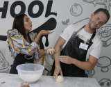 Hacen pizza  en casa para crear lazos empresariales