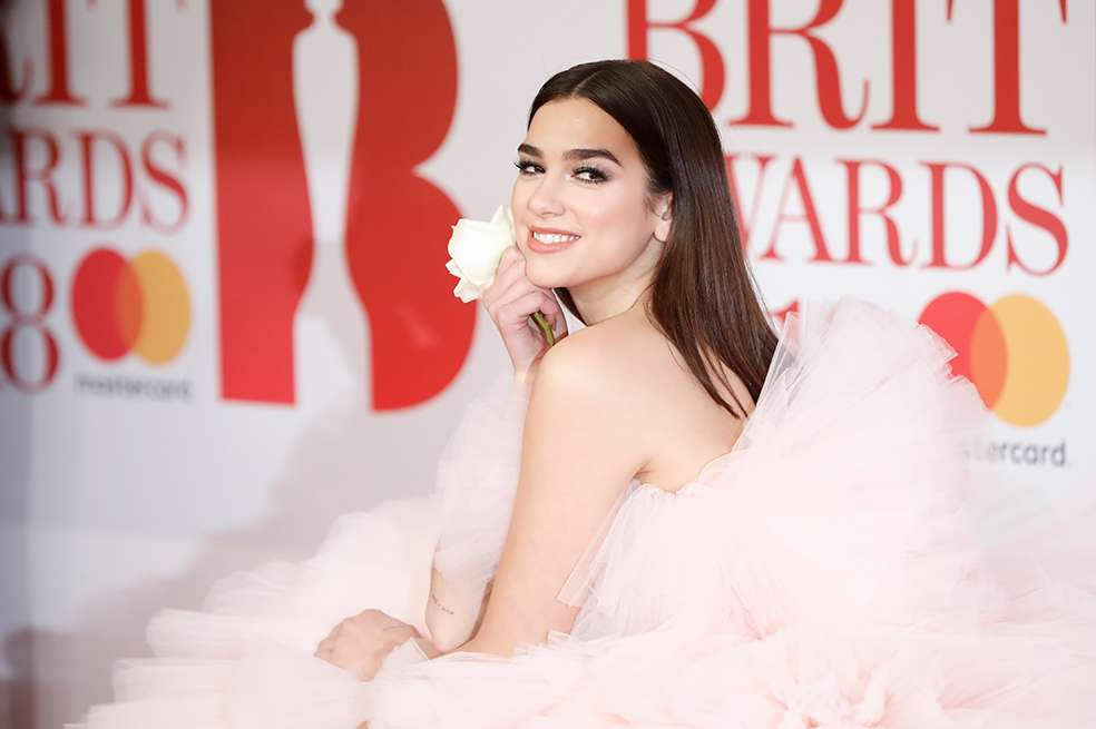 Dua lipa se alista para la final de la Champions. / AFP