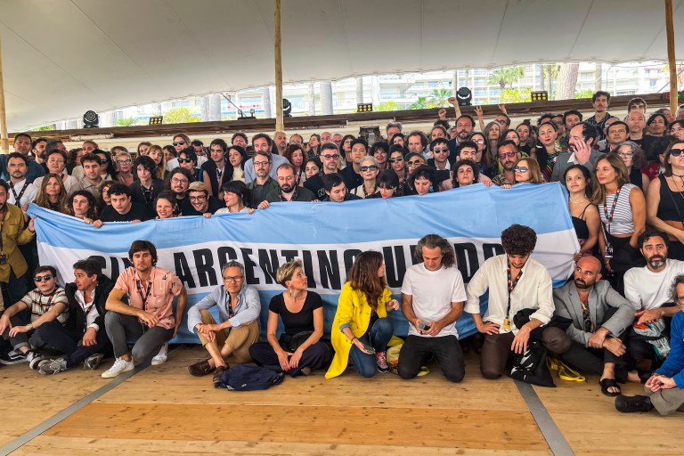 El cine argentino protesta en Cannes: “Milei promueve hambre e ignorancia”