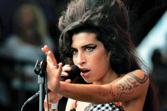 Amy Winehouse ocupa el primer lugar de ventas
