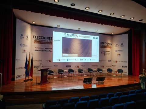 Petro y Federico Gutiérrez, los grandes ausentes del debate presidencial