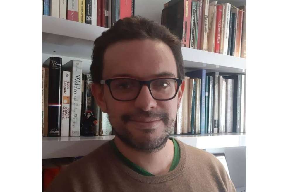 Germán Bula hace parte de la Red de Docentes de Filosofía de Educación Básica y Media, de Alternative Perspectives and Global Concerns y de la Sociedad Colombiana de Filosofía.