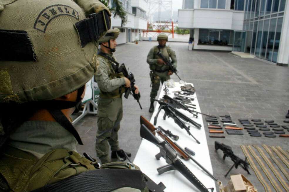 Cada tanto, las autoridades informan de hallazgos de caletas de armas pertenecientes al Clan del Golfo o de capturas de líderes regionales. Pero su jefe máximo, alias "Otoniel", sigue prófugo. / Ejército