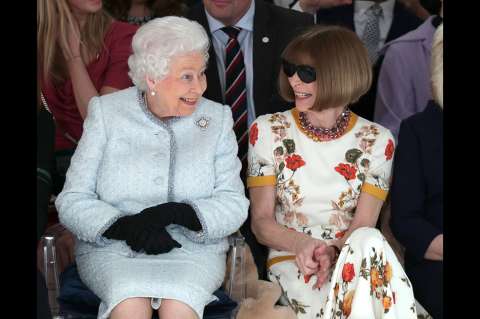 Reina Isabel II, por primera vez en la Semana de la Moda de Londres