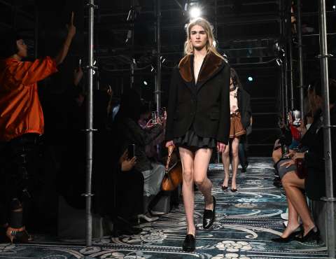 Prada se resiste a la crisis del lujo: ¿cuál fue el beneficio de la marca en 2024?