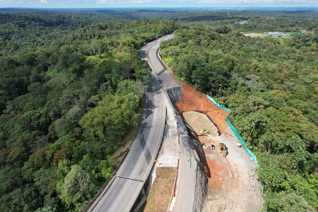 La construcción de la vía Buenaventura-Loboguerrero-Buga comenzó hace seis meses y ya alcanza un avance del 4,34 %.