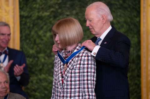 Anna Wintour y Ralph Lauren recibieron la Medalla Presidencial de la Libertad