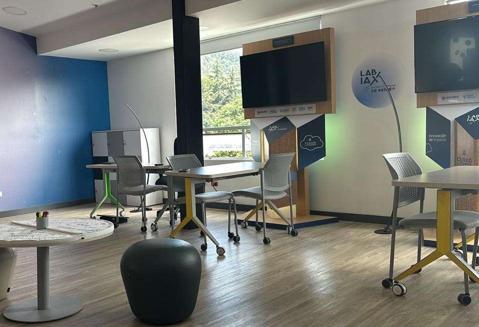 Con un enfoque innovador que busca transformar la atención médica en el país, Lab IAx integra inteligencia artificial en procesos clínicos y administrativos para mejorar la eficiencia operativa, reducir costos y garantizar una medicina más personalizada.
