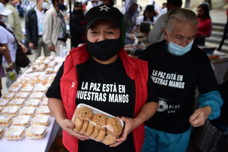 ¿Busca regalos de Navidad? Conozca los productos de víctimas y firmantes de paz