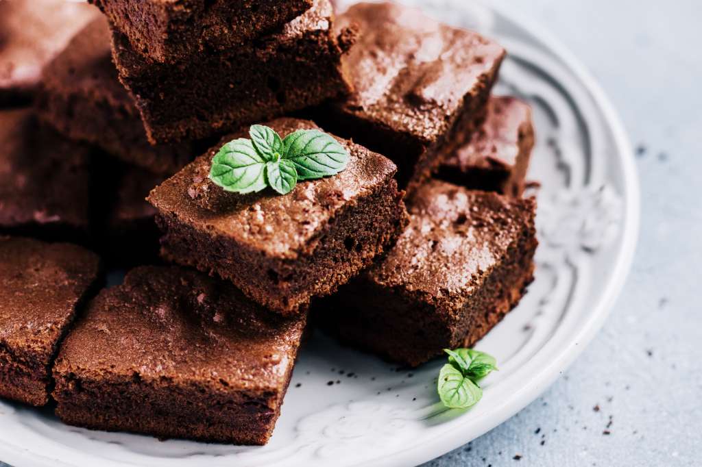 ¿Cómo preparar brownies de zucchini?