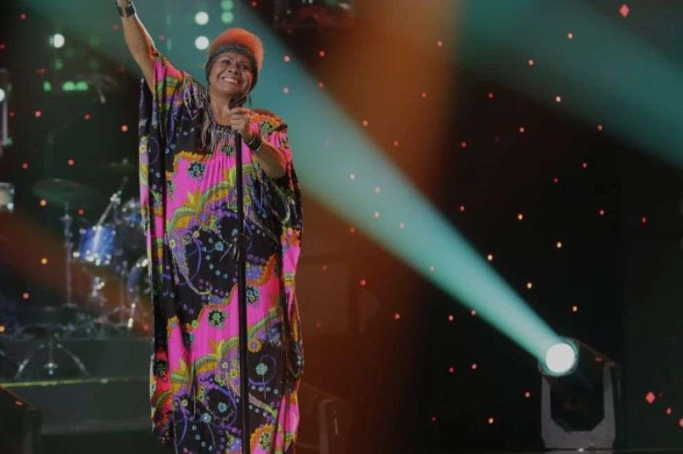 Al diamante de ‘La Voz Senior’ llegó Amparito, la cantante que apoyaron Jario Varela y Celia Cruz. Se reencontró con Iván Lalinde.