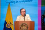 “¿Puede alguien prestarme para recuperar esa selva?”: Petro en cumbre FICS