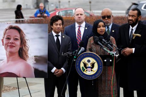 Congresista de Minnesota, amenazada por críticas de Trump, fue rociada con una sustancia