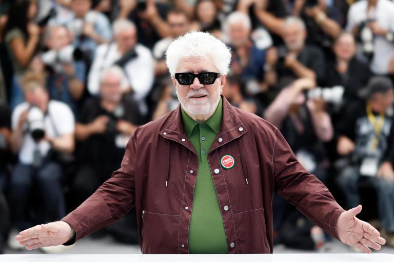 Pedro Almodóvar regresa al mundo literario con el lanzamiento de su primera novela