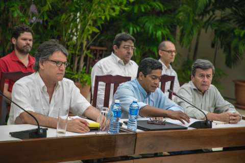 Eln y Gobierno suspenden ciclo de diálogos por la elección Presidencial