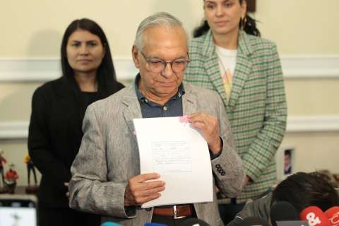 Gobierno Petro y oposición chocan por nueva ley de financiamiento