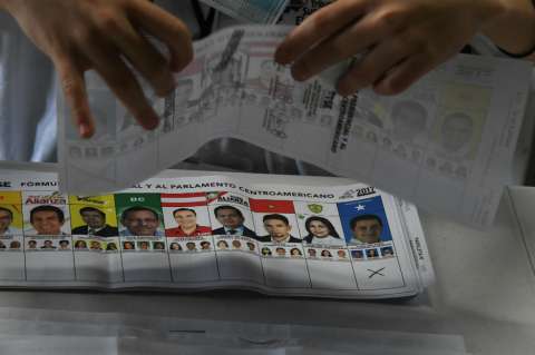 Oposición hondureña pide anular las elecciones por fraude