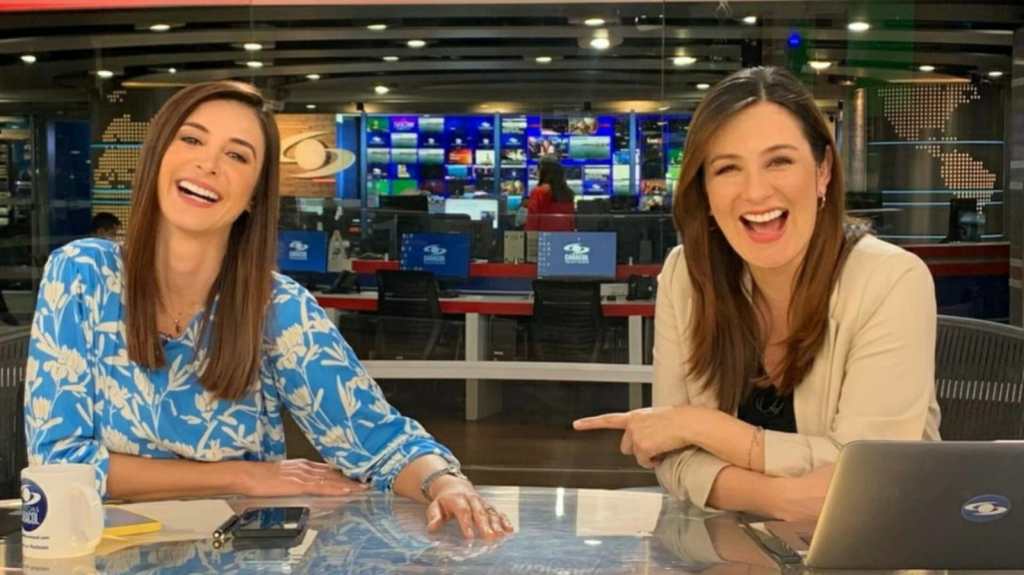 Alejandra Giraldo y Daniela Pachón, presentadoras de Noticias Caracol.