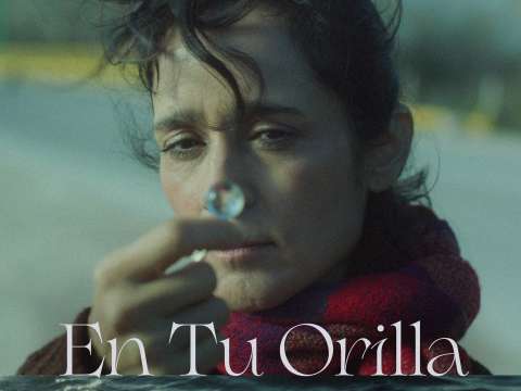 Julieta Venegas presenta “En tu orilla” tercer sencillo de su próximo disco