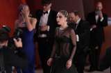 Lady Gaga en los Premios Óscar: El accidente en plena alfombra que nadie vio