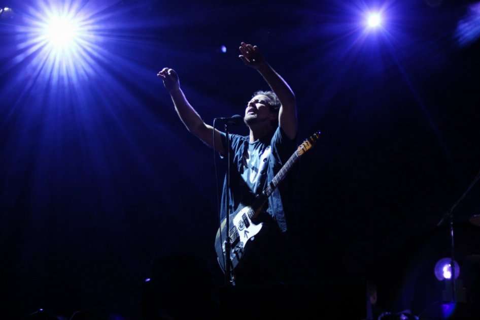 Pearl Jam se ha mantenido en un umbral de experimentación que les ha permitido acentuar su sonido de raíces punk y al mismo tiempo desglosar armonías muy cercanas a Neil Young. / AFP