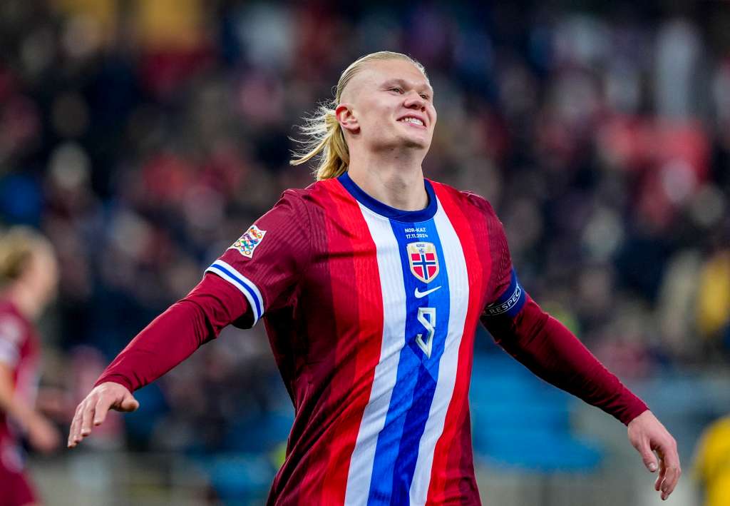 Oslo (Norway), 17/11/2024.- Erling Braut Haaland of Norway celebrates scoring the opening goal during the UEFA Nations League match between Norway and Kazakhstan at Ullevaal Stadium, Oslo, Norway, 17 November 2024. (Kazajstán, Noruega) EFE/EPA/Terje Pedersen NORWAY OUT