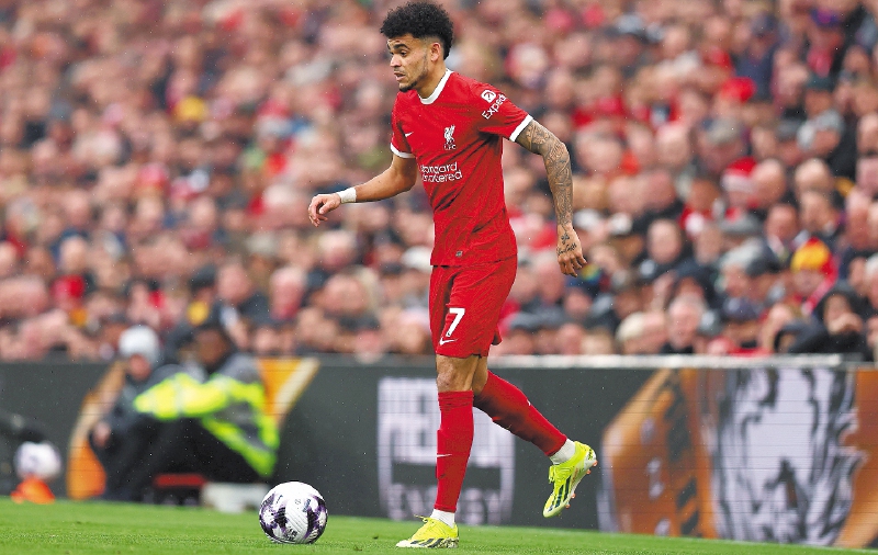 El colombiano Luis Díaz, en el partido entre Liverpool y Manchester City, por Premier. /EFE