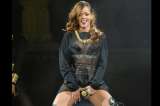Rihanna derrocha erotismo y sensualidad en su nueva gira