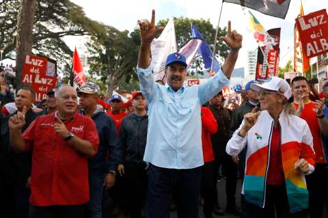 ¿Izquierda democrática? Entre la complicidad, la negociación y la condena
