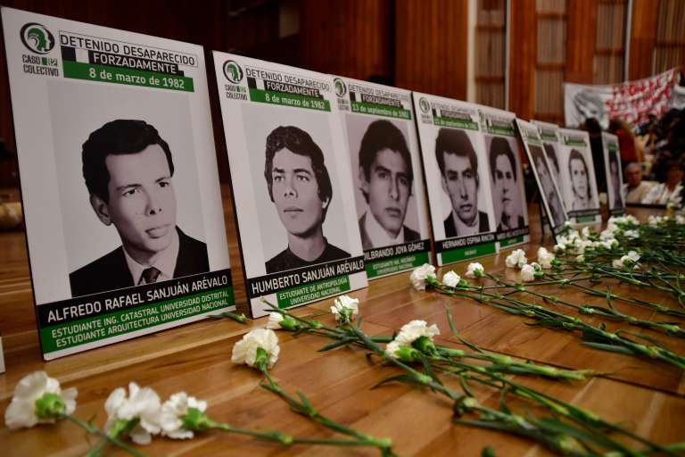 Graduación Póstuma Estudiantes de la Universidad Nacional