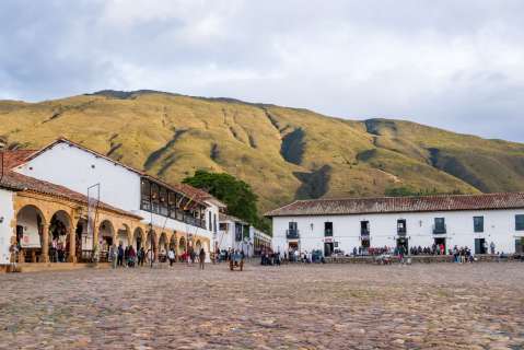 Villa de Leyva se consolida como destino internacional con alza del 42 % en reservas