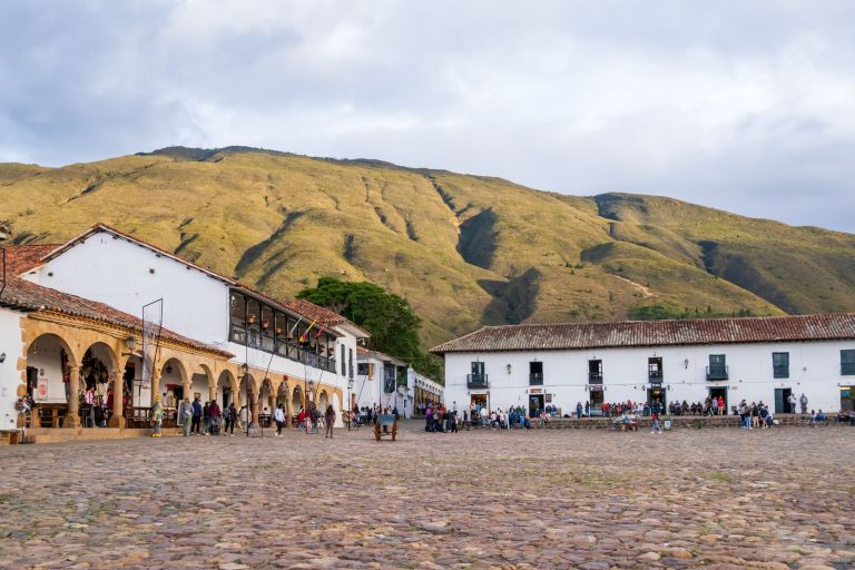 Villa de Leyva se consolida como destino internacional con alza del 42 % en reservas