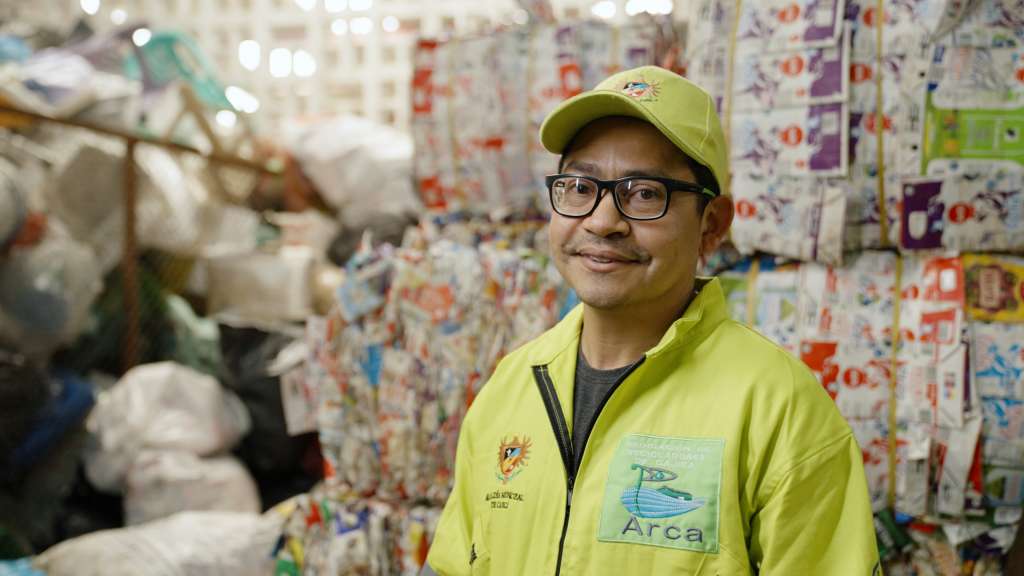 2.111 recicladores de oficio apoyaron a la compañía en su objetivo de recolectar en 2023 plástico que puso en el mercado.