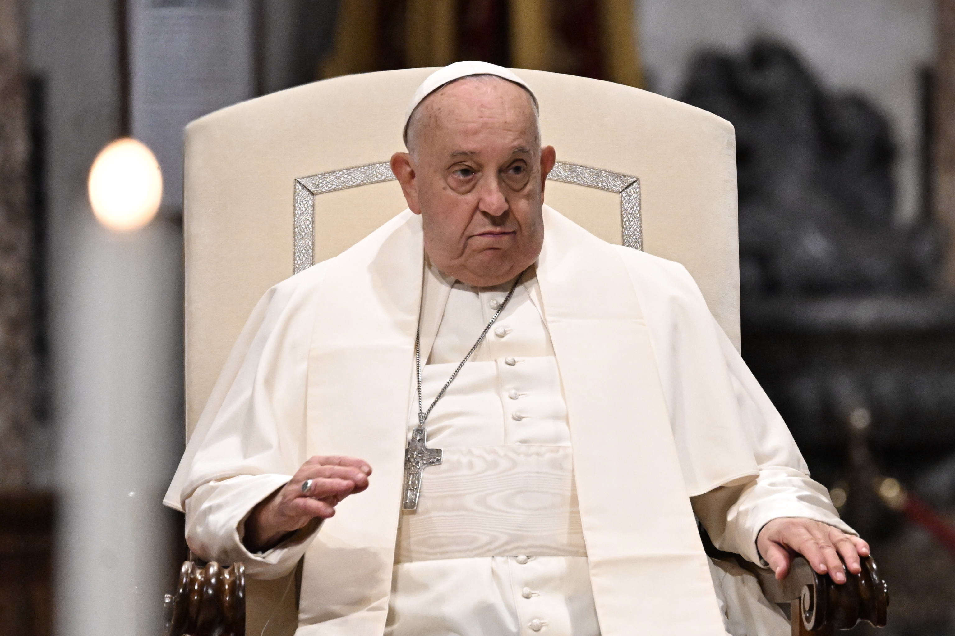 Rome (Italy), 25/10/2024.- Pope Francis meets Diocese members to mark the conclusion of '(Dis)equalities' journey, at the Basilica of Saint John Lateran, in Rome, Italy, 25 October 2024. The (Dis)equalities initiative, focused on ending inequalities, was launched in February to celebrate the 50th anniversary of the conference, 'The Responsibility of Christians in Response to the Expectations of Charity and Justice in the City of Rome', according to the Vatican. (Papa, Italia, Roma) EFE/EPA/MAURIZIO BRAMBATTI
