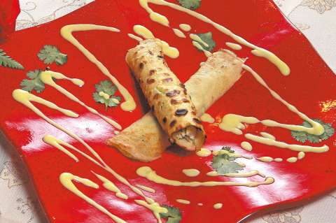 Crepes de calabacín rellenos de jaiba