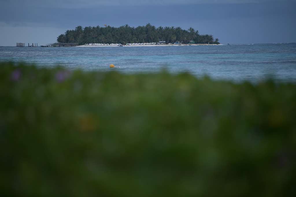 Recorrido por este sitio turístico de Colombia, varios aspectos: Playas, turistas, motos acuática, habitantes.