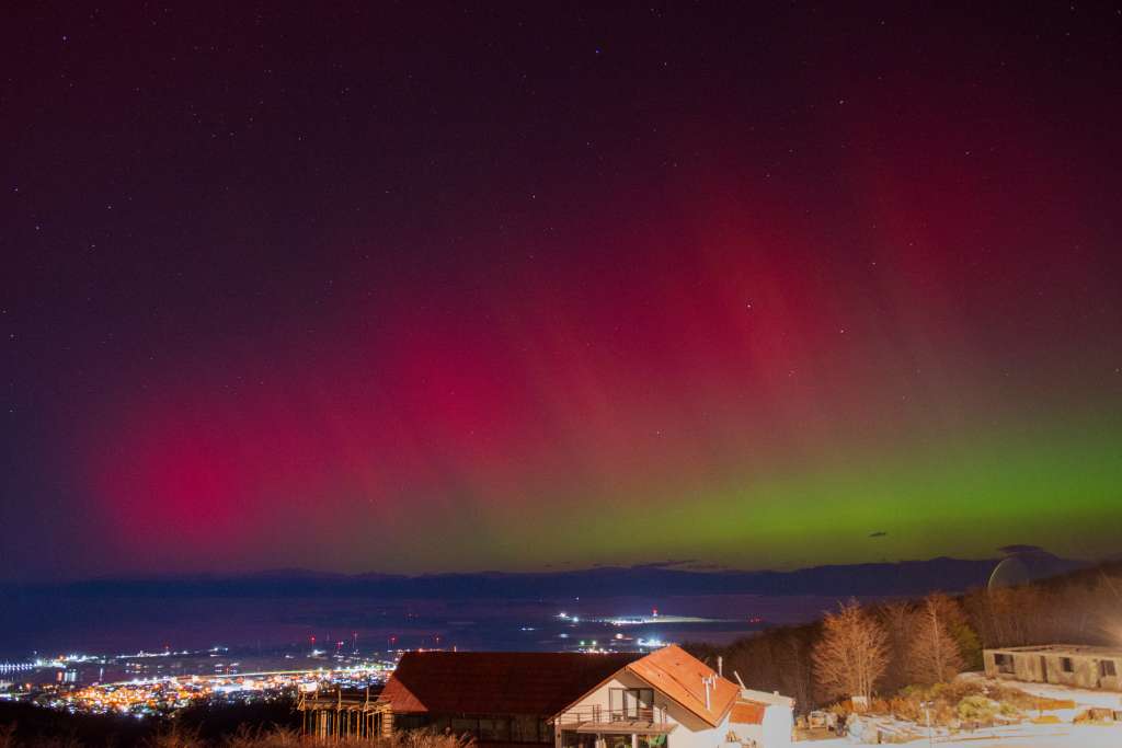 La Aurora Austral, también conocida como Luces del Sur, en Ushuaia, Argentina.