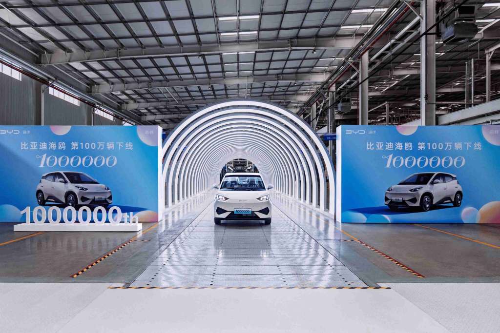 BYD alcanza la producción de un millón de unidades del modelo Dolphin Surf