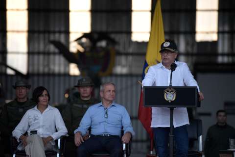 Pobrecito el presidente Gustavo Petro y su asambleíta constituyente