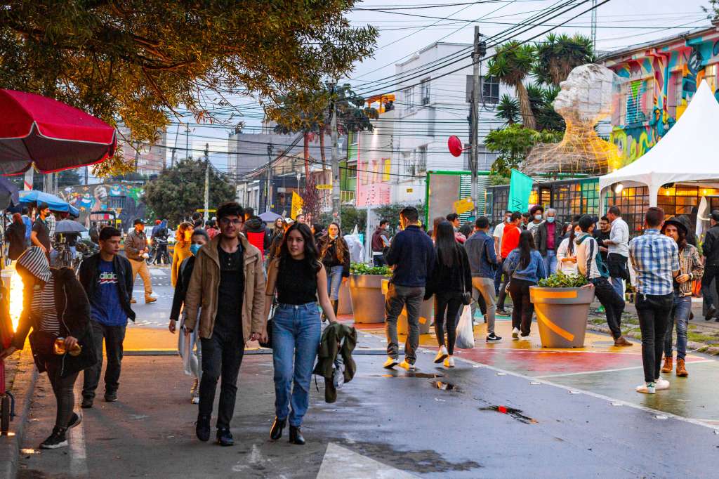 El sector artístico está ubicado entre las calles 80 y 72, desde la avenida Caracas a la carrera 24, y zonas aledañas.