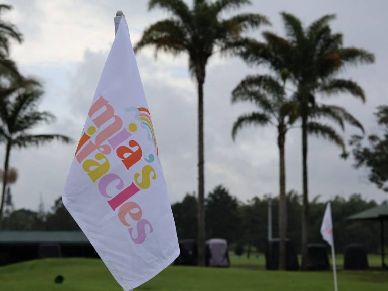 Camilo Villegas y su esposa organizan torneo de golf en Medellín para recaudar fondos