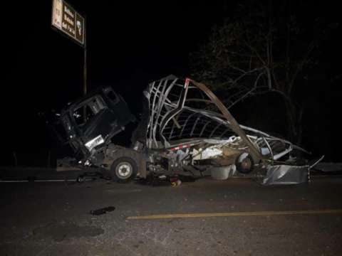Detonan camión cargado con explosivos en El Patía (Cauca) y cierran Vía Panamericana