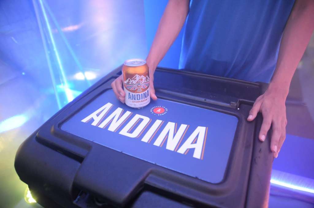 “A refrescar lo que somos” es el nuevo concepto de Andina, una marca que entiende que la colombianidad sobrepasa los ritmos, sabores y tradiciones de nuestra tierra