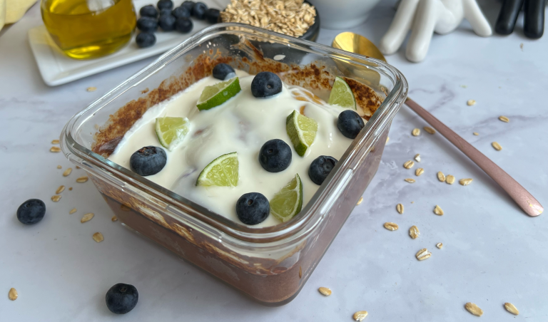 Torta de limón y arándanos: así se lleva a la mesa con 10 ingredientes