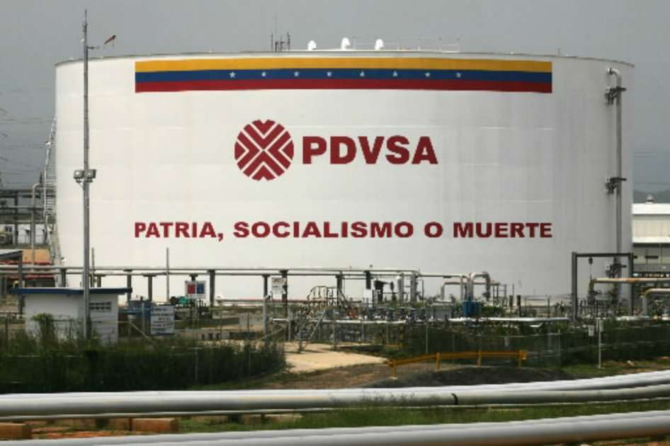 La acentuada curva de descenso del precio del hidrocarburo comenzó para Venezuela el 12 de septiembre de 2014. / Bloomberg News