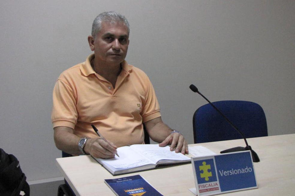 Jose Gelvez Albarracion alias el canoso, comandantesde las autodefensa, Bloque Resistencia Tayrona, desmovilizados en febrero 3 de 2006
Foto: Archivo particular
Abril 8 de 2011