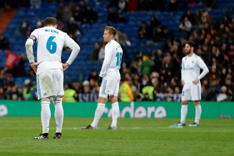 Real Madrid se encuentra lejos del Barcelona en la tabla de la Liga de España. / EFE