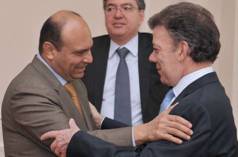 Senador conservador plantea posibilidad de retirar apoyo al Gobierno