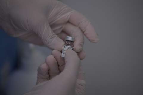Llegaron a Colombia 339.300 dosis de vacunas de Pfizer